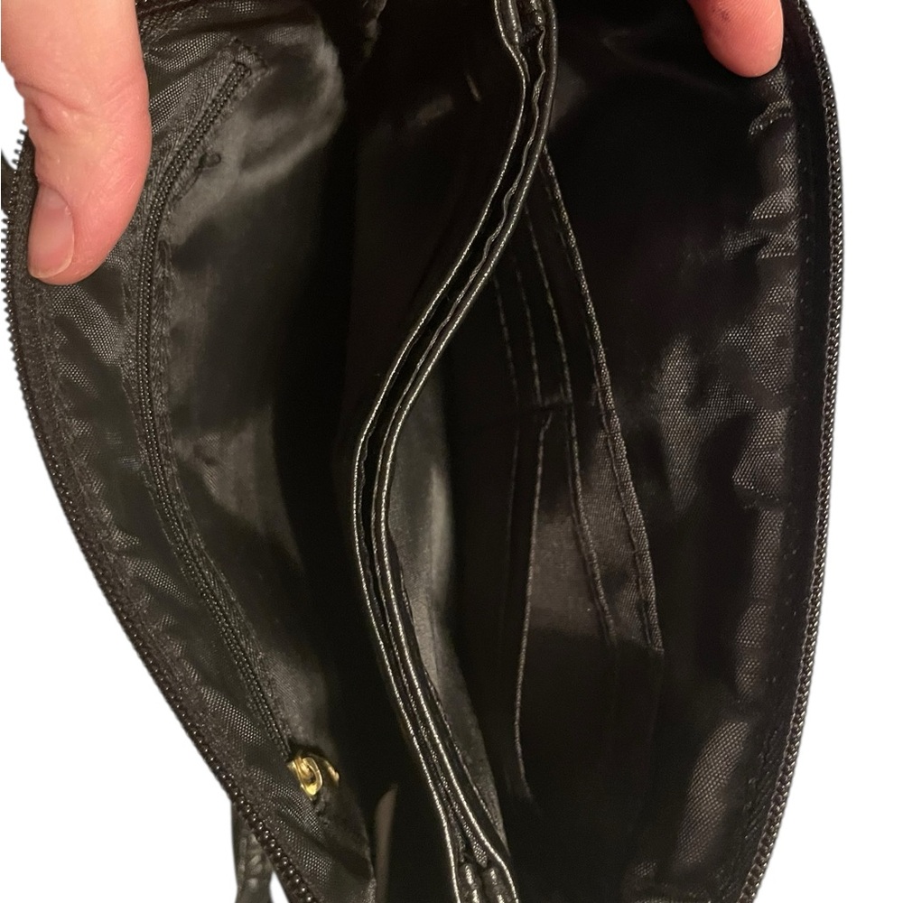 Elegant Black Quilted Crossbody Bag - Picture 5 of 5